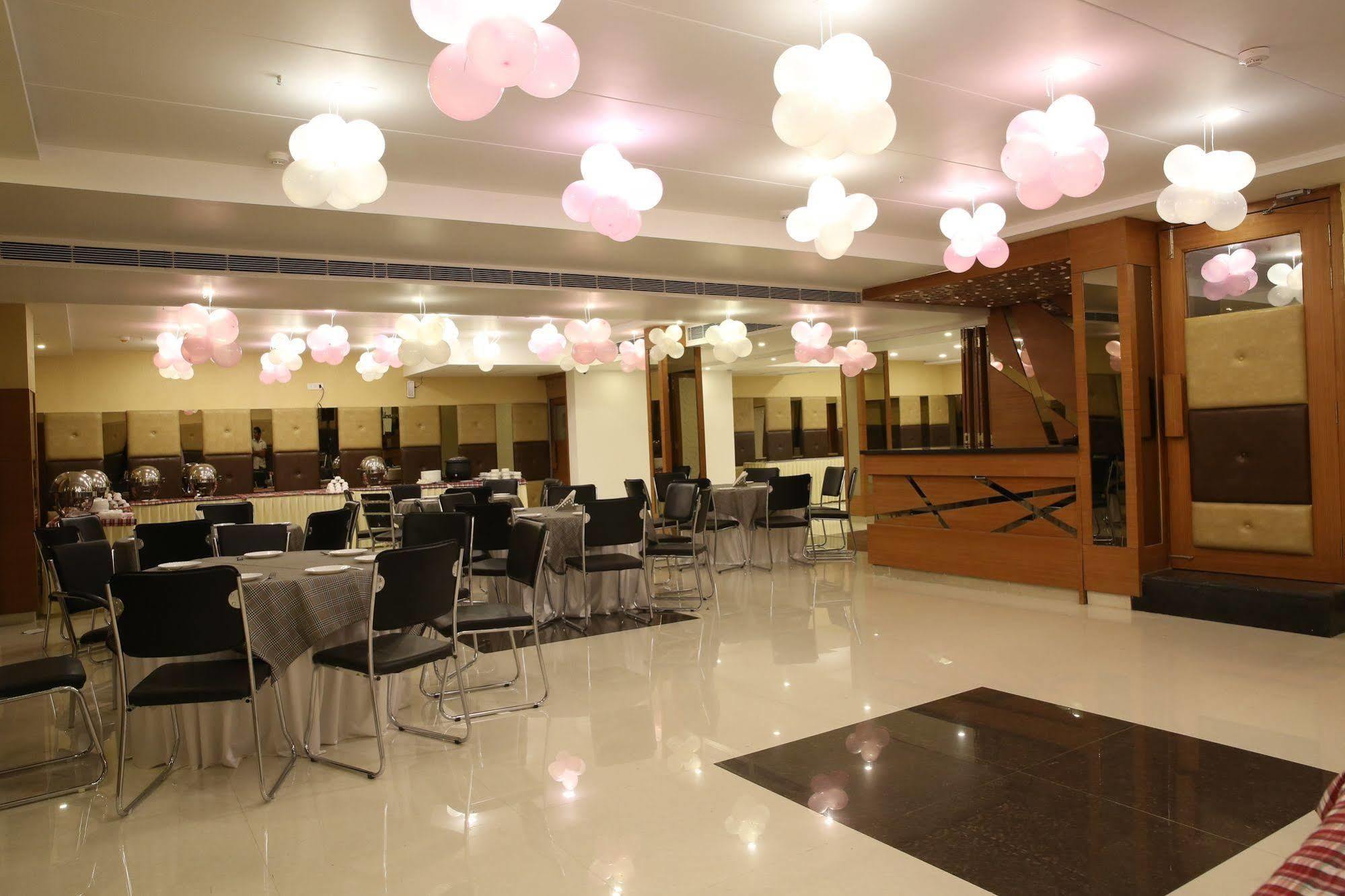 Light House Agra By Park Tree Hotel Exterior foto